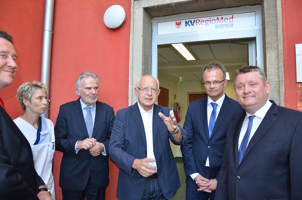 17.90.2014 - Eröffnung des RegioMed Zentrums in Templin mit Bundesgesundheitsminister Hermann Gröhe - 